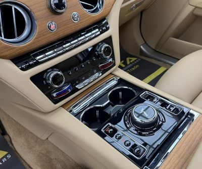 2022 Rolls-Royce Ghost EWB, bílá, 15 260 km, dovoz SAE — foto 15 z 16