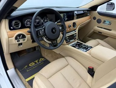 2022 Rolls-Royce Ghost EWB, bílá, 15 260 km, dovoz SAE — foto 9 z 16