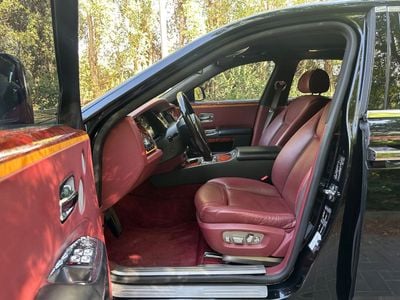 2016 Rolls-Royce Ghost SWB, černá, 86 000 km, dovoz SAE — foto 6 z 13