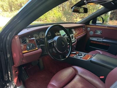 2016 Rolls-Royce Ghost SWB, černá, 86 000 km, dovoz SAE — foto 7 z 13