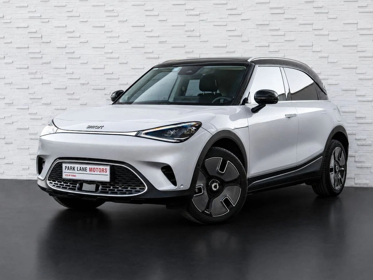 2025 Smart #1 ., stříbrná, 4 358 km, dovoz SAE — foto 1