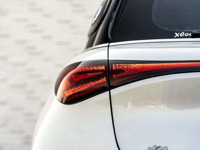 2025 Smart #1 ., stříbrná, 4 358 km, dovoz SAE — foto 6 z 16
