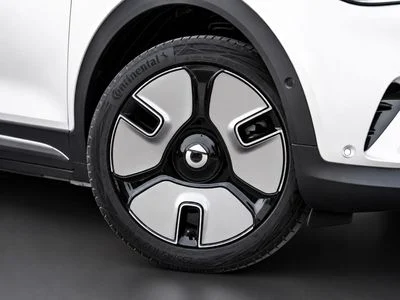 2025 Smart #1 ., stříbrná, 4 358 km, dovoz SAE — foto 7 z 16