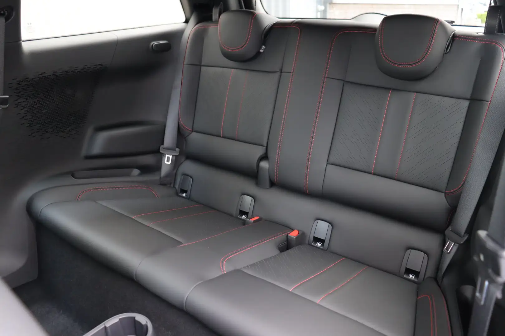 2026 MINI Cooper E, 1 km, Nizozemsko — foto 12 z 12