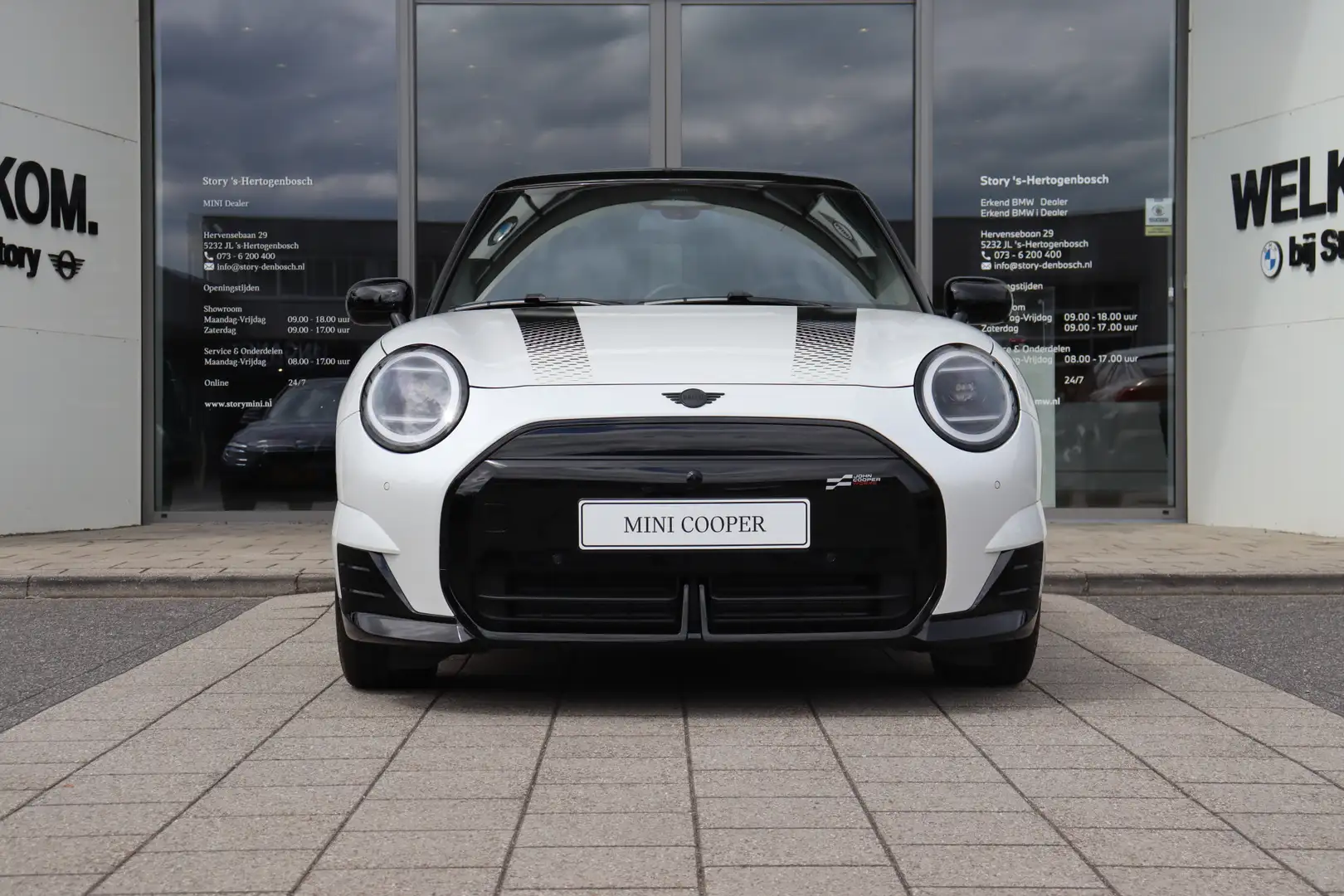 2026 MINI Cooper E, 1 km, Nizozemsko — foto 2 z 12