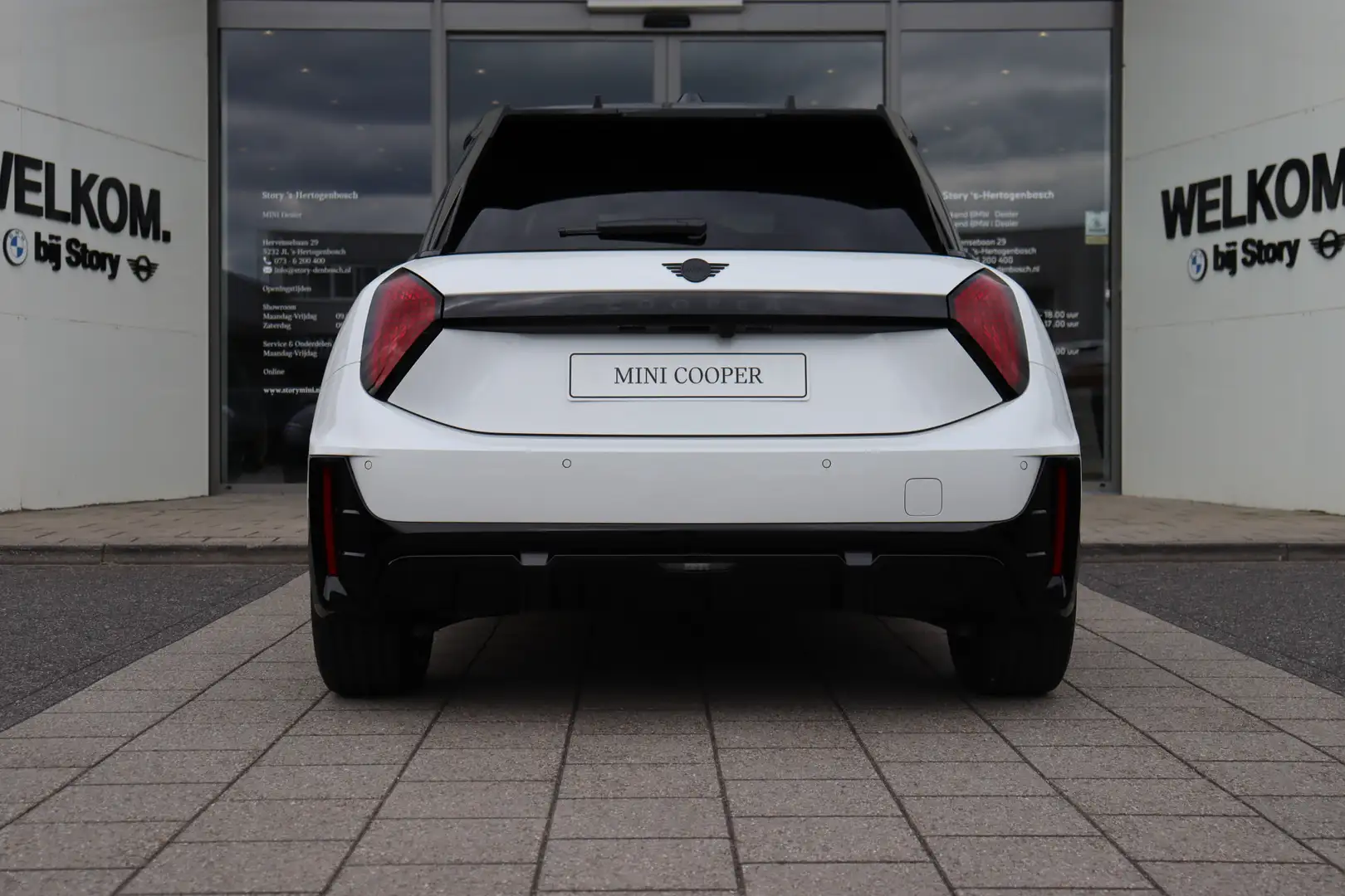 2026 MINI Cooper E, 1 km, Nizozemsko — foto 5 z 12