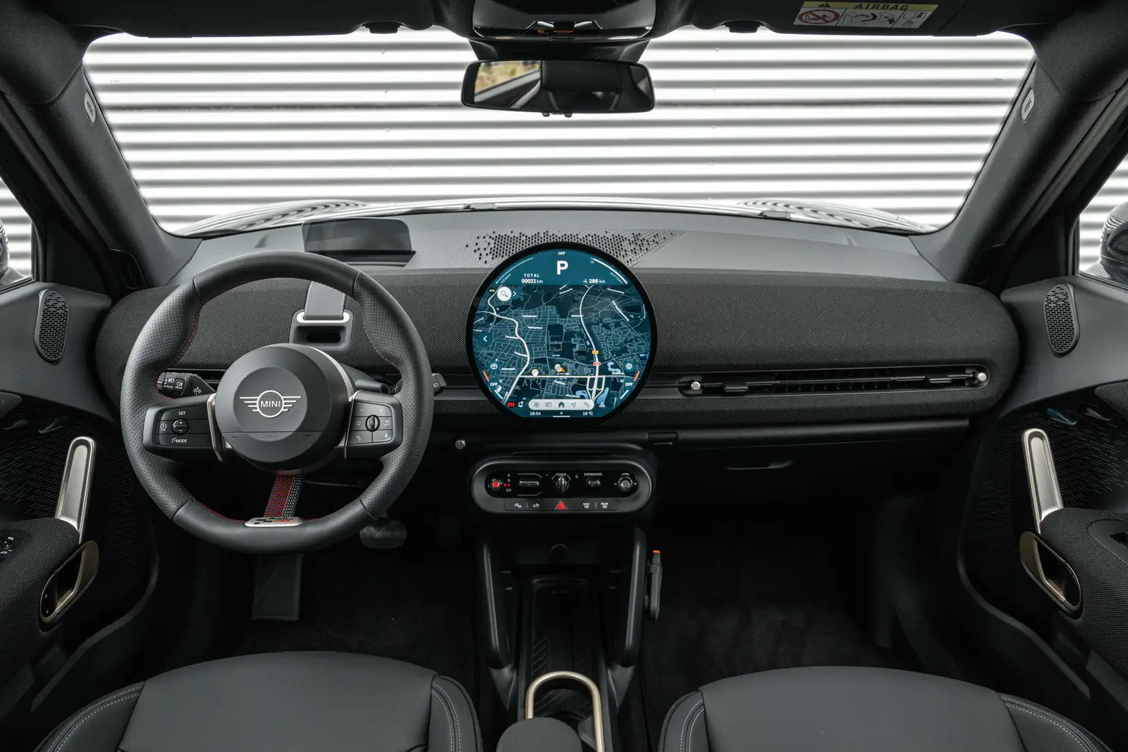 2026 MINI Aceman, 1 km, Nizozemsko — foto 4 z 12