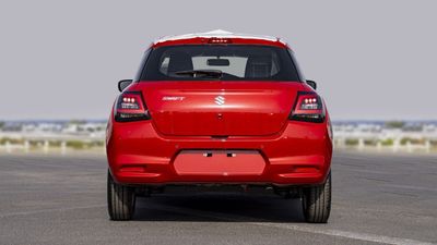 2025 Suzuki Swift GLX, stříbrná, 0 km, dovoz SAE — foto 3 z 15