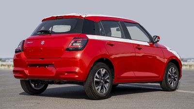 2025 Suzuki Swift GLX, stříbrná, 0 km, dovoz SAE — foto 6 z 15