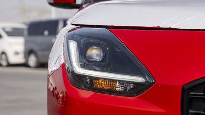 2025 Suzuki Swift GLX, stříbrná, 0 km, dovoz SAE — foto 8 z 15