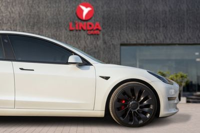 2022 Tesla Model 3 PERFORMANCE, bílá, 99 000 km, dovoz SAE — foto 8 z 16