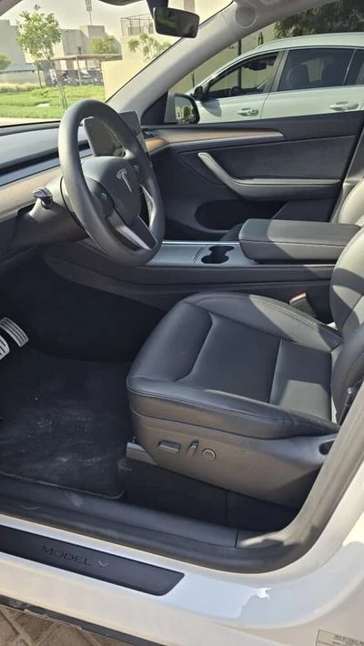 2022 Tesla Model Y PERFORMANCE, bílá, 88 000 km, dovoz SAE — foto 3 z 8