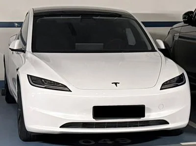 2024 Tesla Model 3 STANDARD RANGE, bílá, 75 000 km, dovoz SAE — foto 2 z 16