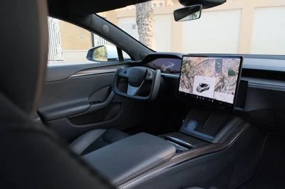 2023 Tesla Model S LONG RANGE, bílá, 55 000 km, dovoz SAE — foto 5 z 5