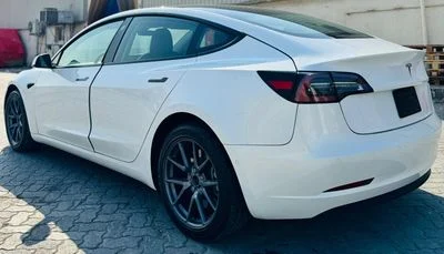 2022 Tesla Model 3 STANDARD RANGE, bílá, 65 511 km, dovoz SAE — foto 3 z 16
