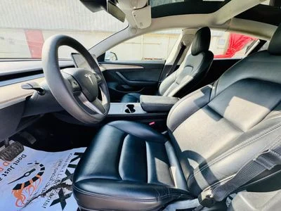 2022 Tesla Model 3 STANDARD RANGE, bílá, 65 511 km, dovoz SAE — foto 7 z 16