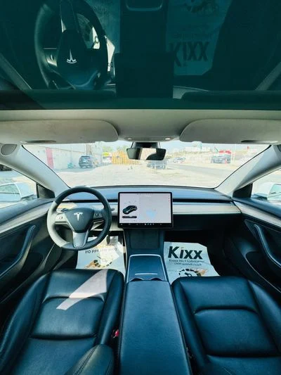 2022 Tesla Model 3 STANDARD RANGE, bílá, 65 511 km, dovoz SAE — foto 9 z 16
