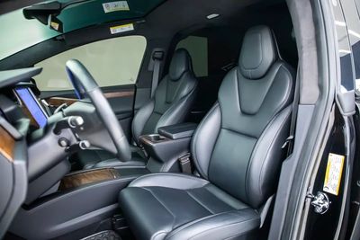 2019 Tesla Model X PERFORMANCE, černá, 33 000 km, dovoz SAE — foto 13 z 16