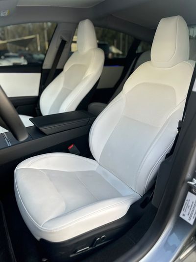 2025 Tesla Model 3 LONG RANGE, šedá, 58 000 km, dovoz SAE — foto 9 z 13