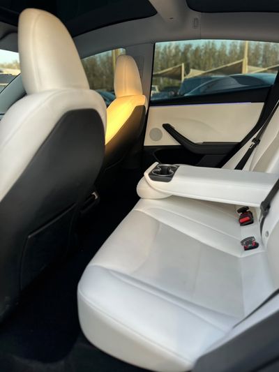 2025 Tesla Model 3 LONG RANGE, šedá, 70 000 km, dovoz SAE — foto 7 z 14