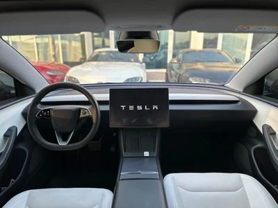 2025 Tesla Model 3 LONG RANGE, šedá, 70 000 km, dovoz SAE — foto 9 z 14