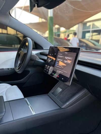 2024 Tesla Model 3 PERFORMANCE, bílá, 78 000 km, dovoz SAE — foto 10 z 11