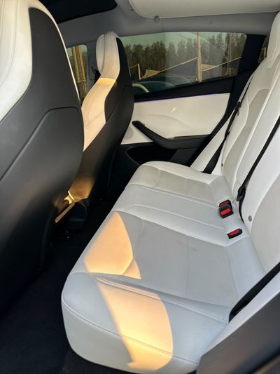 2024 Tesla Model 3 PERFORMANCE, bílá, 78 000 km, dovoz SAE — foto 5 z 11