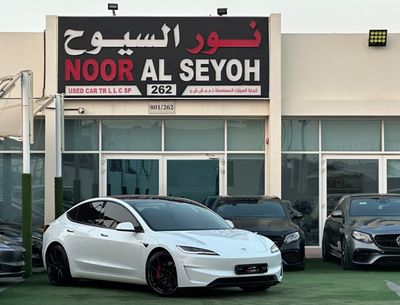 2024 Tesla Model 3 PERFORMANCE, bílá, 60 000 km, dovoz SAE — foto 3 z 13