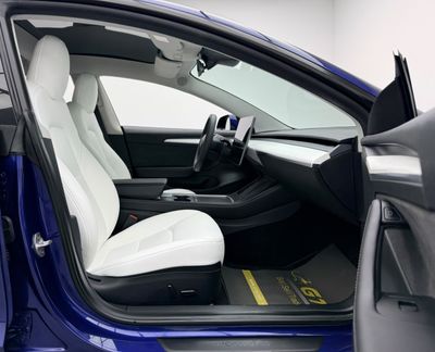 2023 Tesla Model 3 PERFORMANCE, modrá, 65 000 km, dovoz SAE — foto 9 z 16