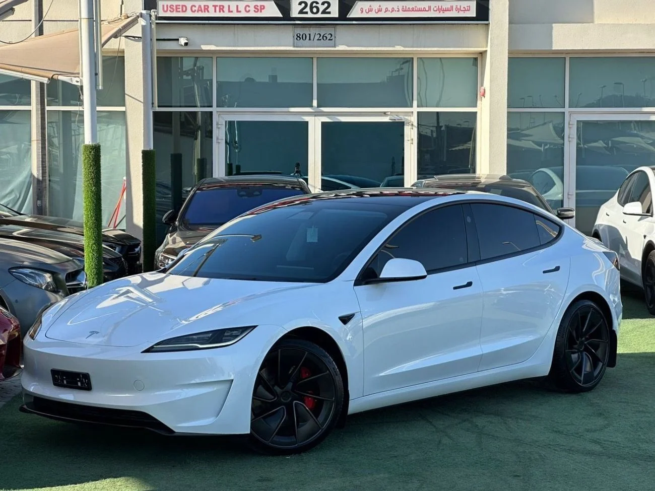 2024 Tesla Model 3 PERFORMANCE, bílá, 18 000 km, dovoz SAE — foto 1