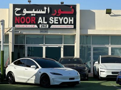 2024 Tesla Model 3 PERFORMANCE, bílá, 18 000 km, dovoz SAE — foto 5 z 12