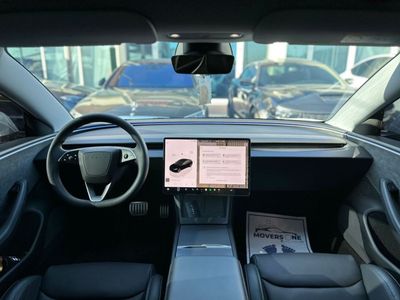 2024 Tesla Model 3 PERFORMANCE, bílá, 18 000 km, dovoz SAE — foto 6 z 12