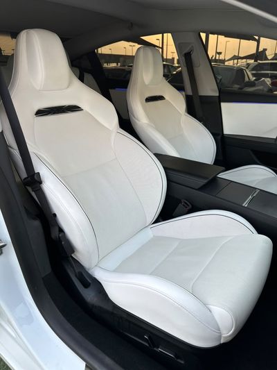 2024 Tesla Model 3 PERFORMANCE, bílá, 69 000 km, dovoz SAE — foto 11 z 12