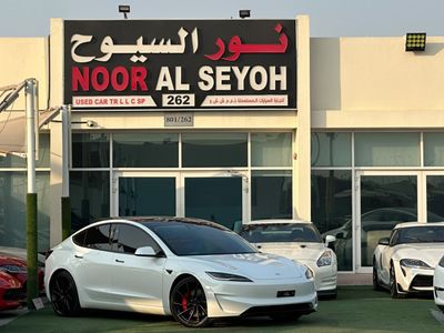 2024 Tesla Model 3 PERFORMANCE, bílá, 69 000 km, dovoz SAE — foto 3 z 12