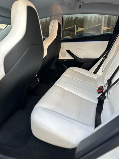 2024 Tesla Model 3 PERFORMANCE, bílá, 69 000 km, dovoz SAE — foto 8 z 12