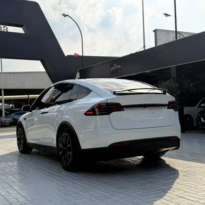 2023 Tesla Model X PLAID, bílá, 29 600 km, dovoz SAE — foto 7 z 16