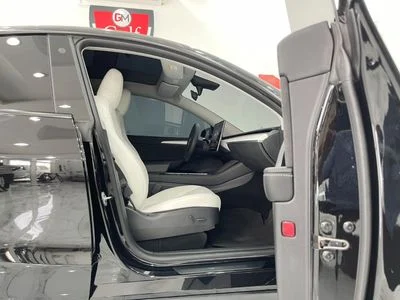 2023 Tesla Model Y LONG RANGE, černá, 57 000 km, dovoz SAE — foto 6 z 16