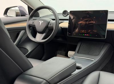 2023 Tesla Model 3 PERFORMANCE, šedá, 26 677 km, dovoz SAE — foto 11 z 16