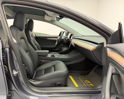 2023 Tesla Model 3 PERFORMANCE, šedá, 26 677 km, dovoz SAE — foto 15 z 16