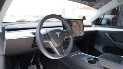 2024 Tesla Model Y PERFORMANCE, černá, 44 000 km, dovoz SAE — foto 4 z 16