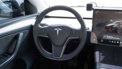 2024 Tesla Model Y PERFORMANCE, černá, 44 000 km, dovoz SAE — foto 5 z 16