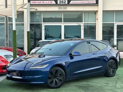 2025 Tesla Model 3 STANDARD RANGE, modrá, 24 000 km, dovoz SAE — foto 2 z 11