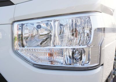 2025 Toyota Coaster, bílá, 0 km, dovoz SAE — foto 3 z 23