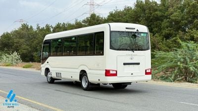 2025 Toyota Coaster, bílá, 0 km, dovoz SAE — foto 3 z 24