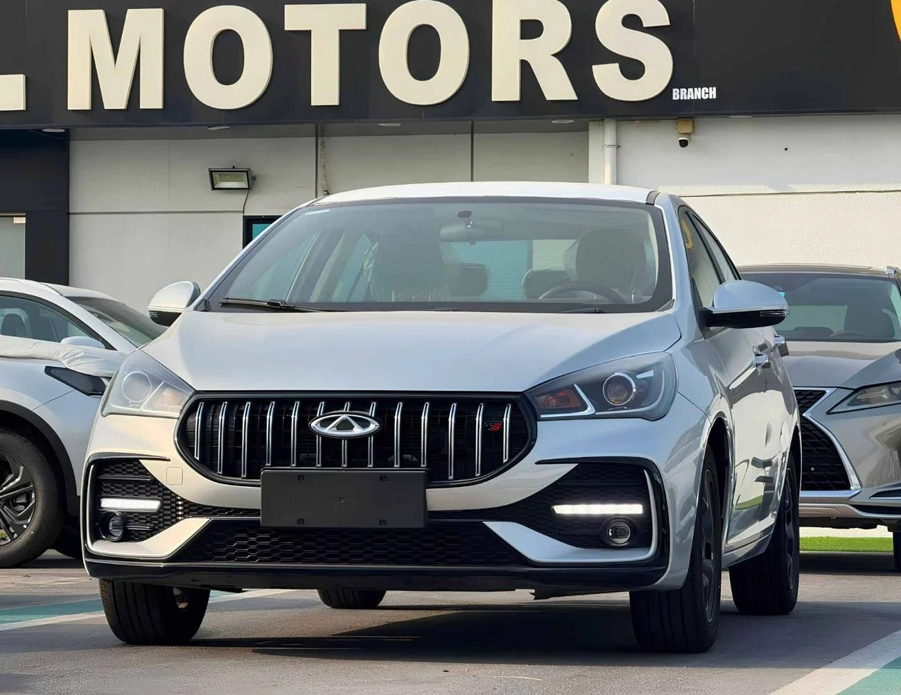2027 Chery Arrizo 5 STD, stříbrná, 0 km, dovoz SAE — foto 1