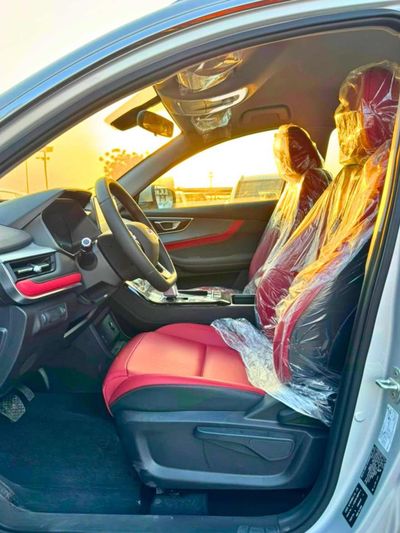 2026 Chery Tiggo 7 LUXURY, stříbrná, 0 km, dovoz SAE — foto 9 z 22