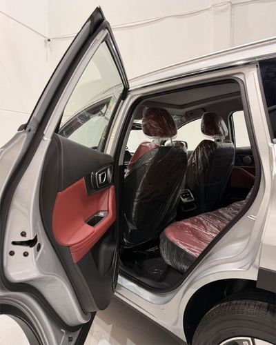 2026 Chery Tiggo 7 LUXURY, stříbrná, 0 km, dovoz SAE — foto 11 z 14