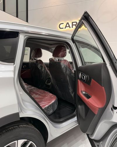 2026 Chery Tiggo 7 LUXURY, stříbrná, 0 km, dovoz SAE — foto 13 z 14