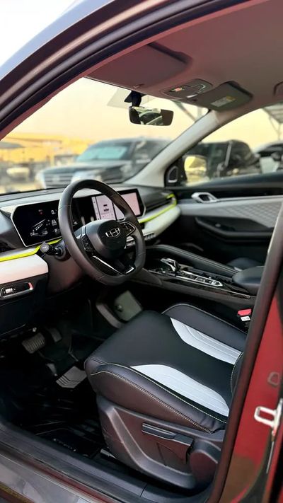 2025 Geely Coolray GL, šedá, 11 000 km, dovoz SAE — foto 6 z 9