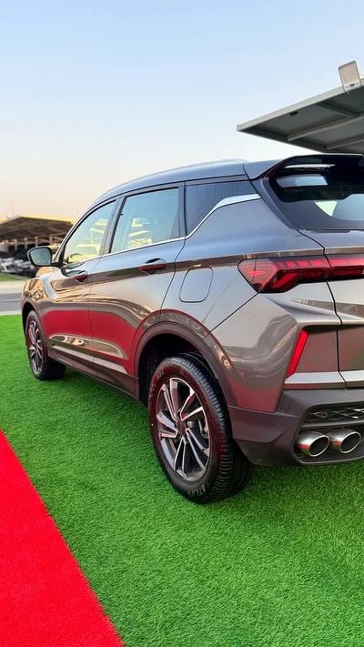 2025 Geely Coolray GL, šedá, 11 000 km, dovoz SAE — foto 7 z 9